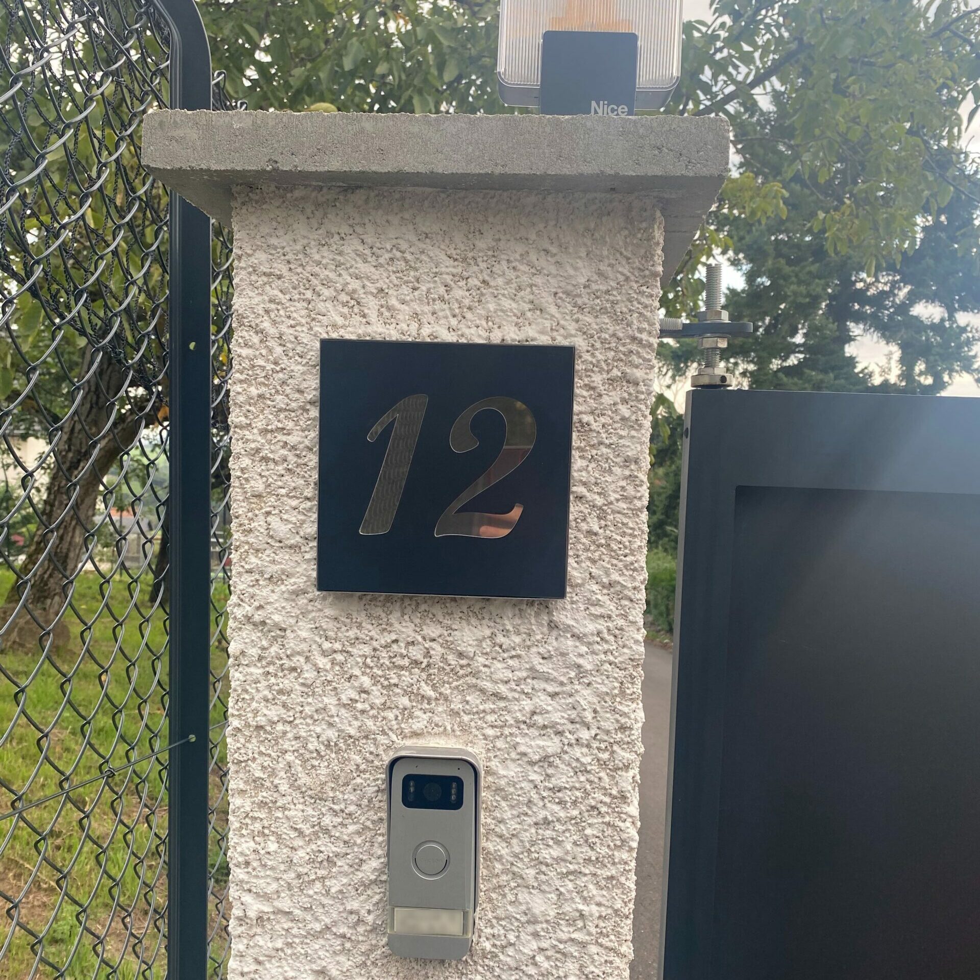 Plaque numérotée sur mesure